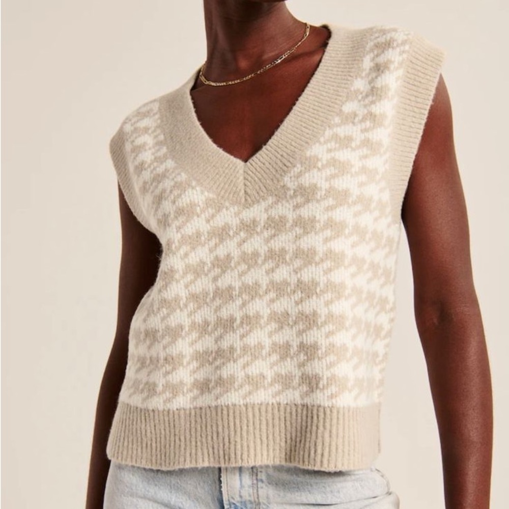 Abercrombie & Fitch Beige Houndstooth Sweater Vest XXS